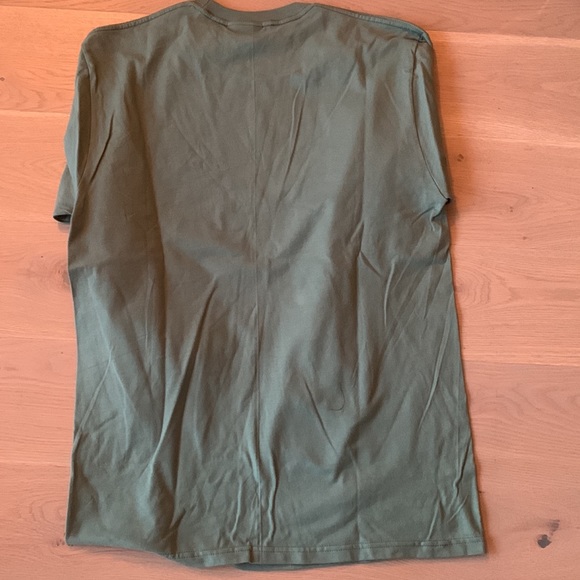 Size small/medium long sleeve shirt - Picture 2 of 2